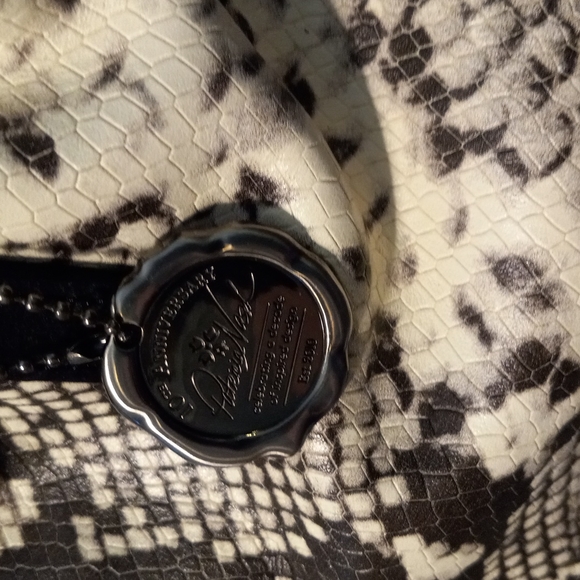 Handbag - Picture 10 of 10